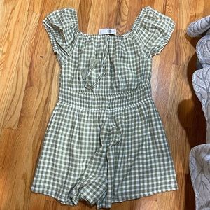 Plaid romper, new with tags never been worn
